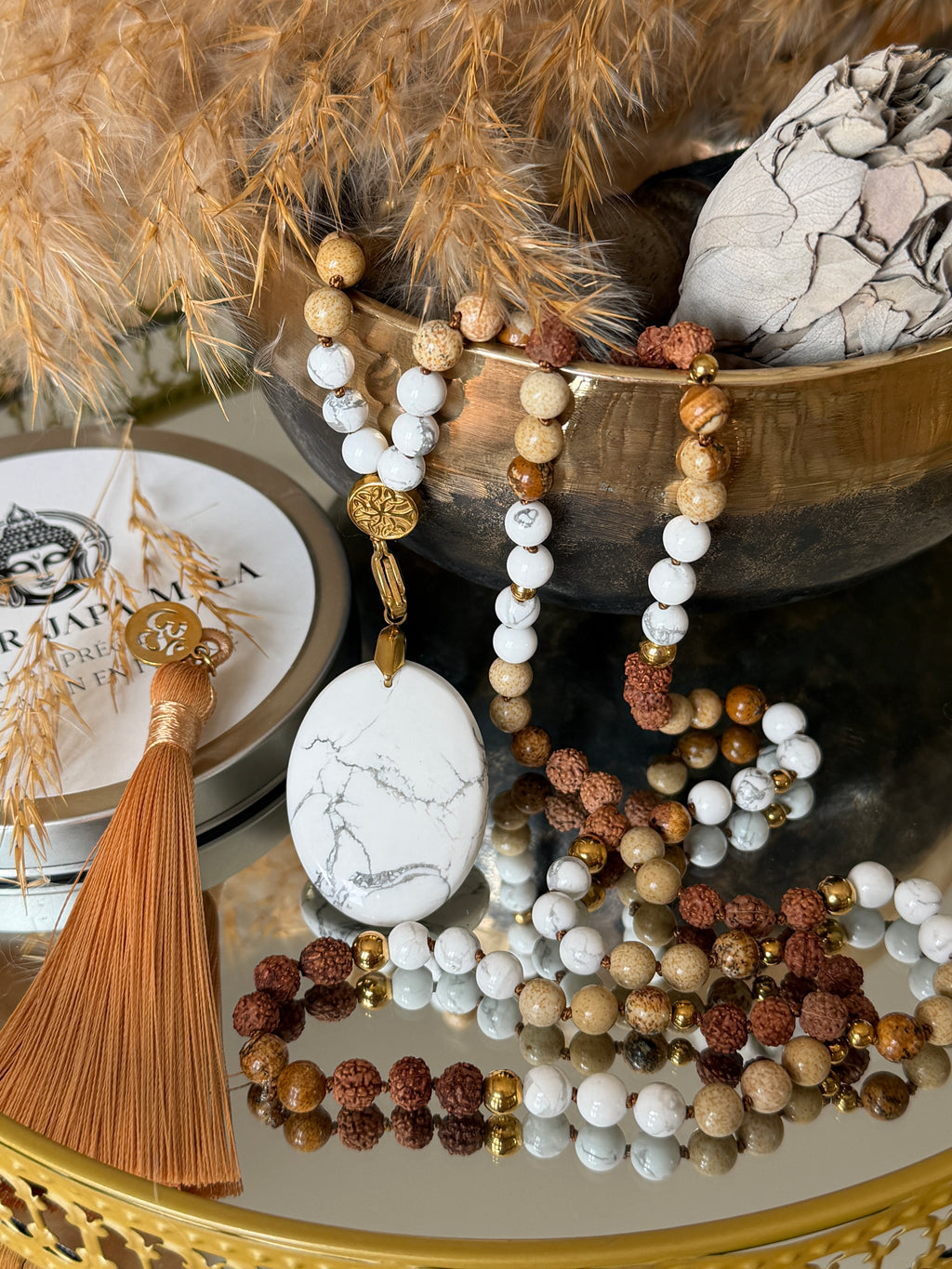 Mala n°107 - Revenir à l'essentiel - Howlite, Jaspe paysage et graines de Rudraksha