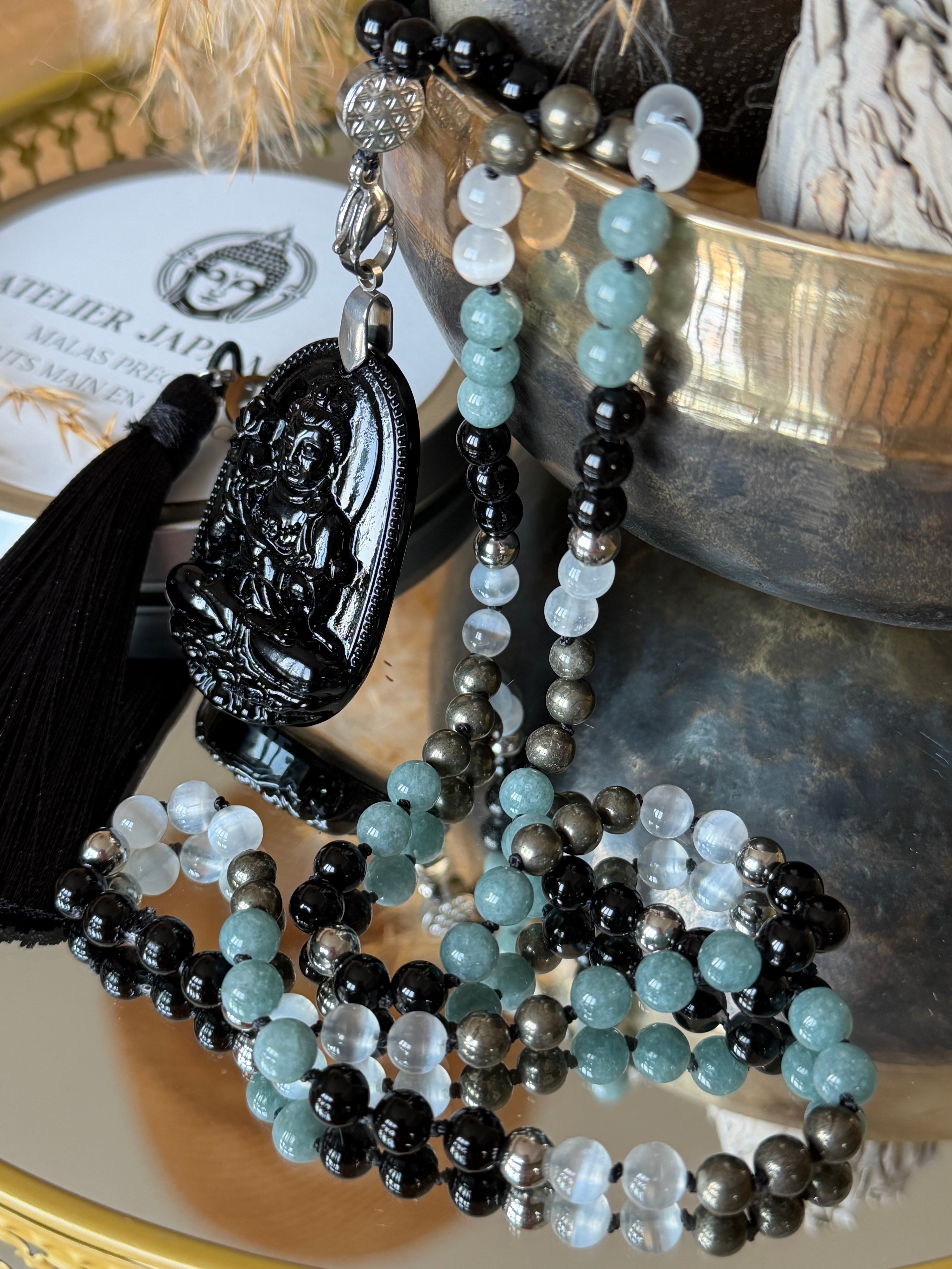 Mala n°112 - Fondations sacrées - Onyx noir, Sélénite, Pyrite et Jade du Guatemala