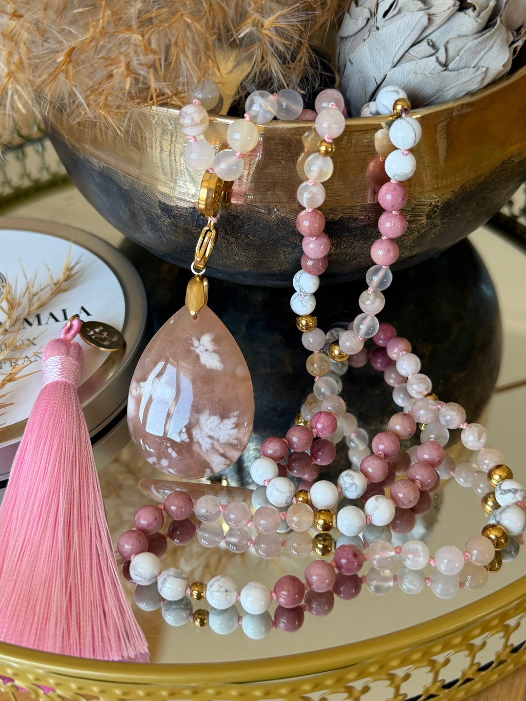 Mala n°121 - Douce renaissance - Rhodonite, Howlite et Agate fleur de cerisier