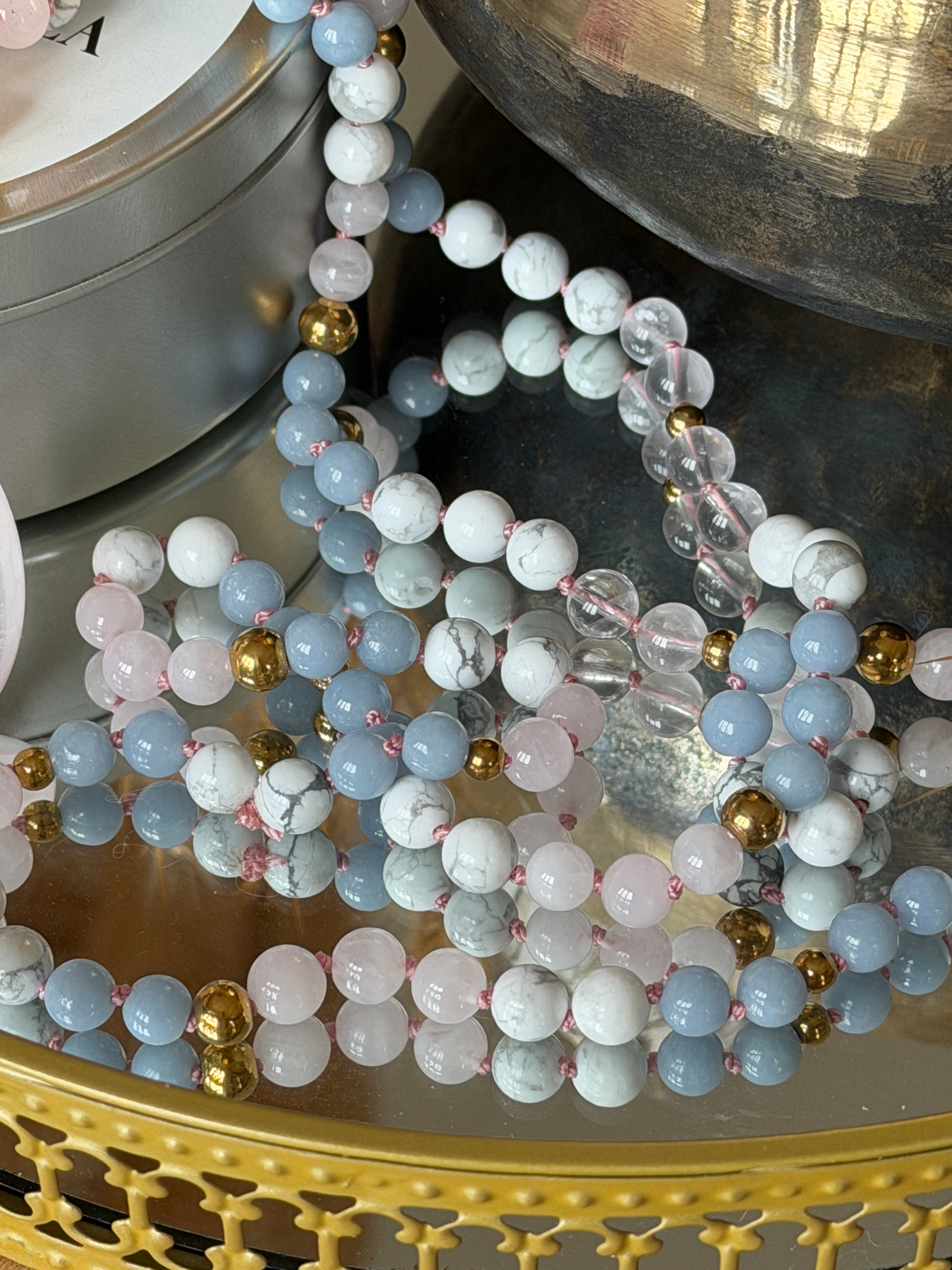 Mala n°105 - Voix intérieure - Angélite, Howlite et Quartz rose