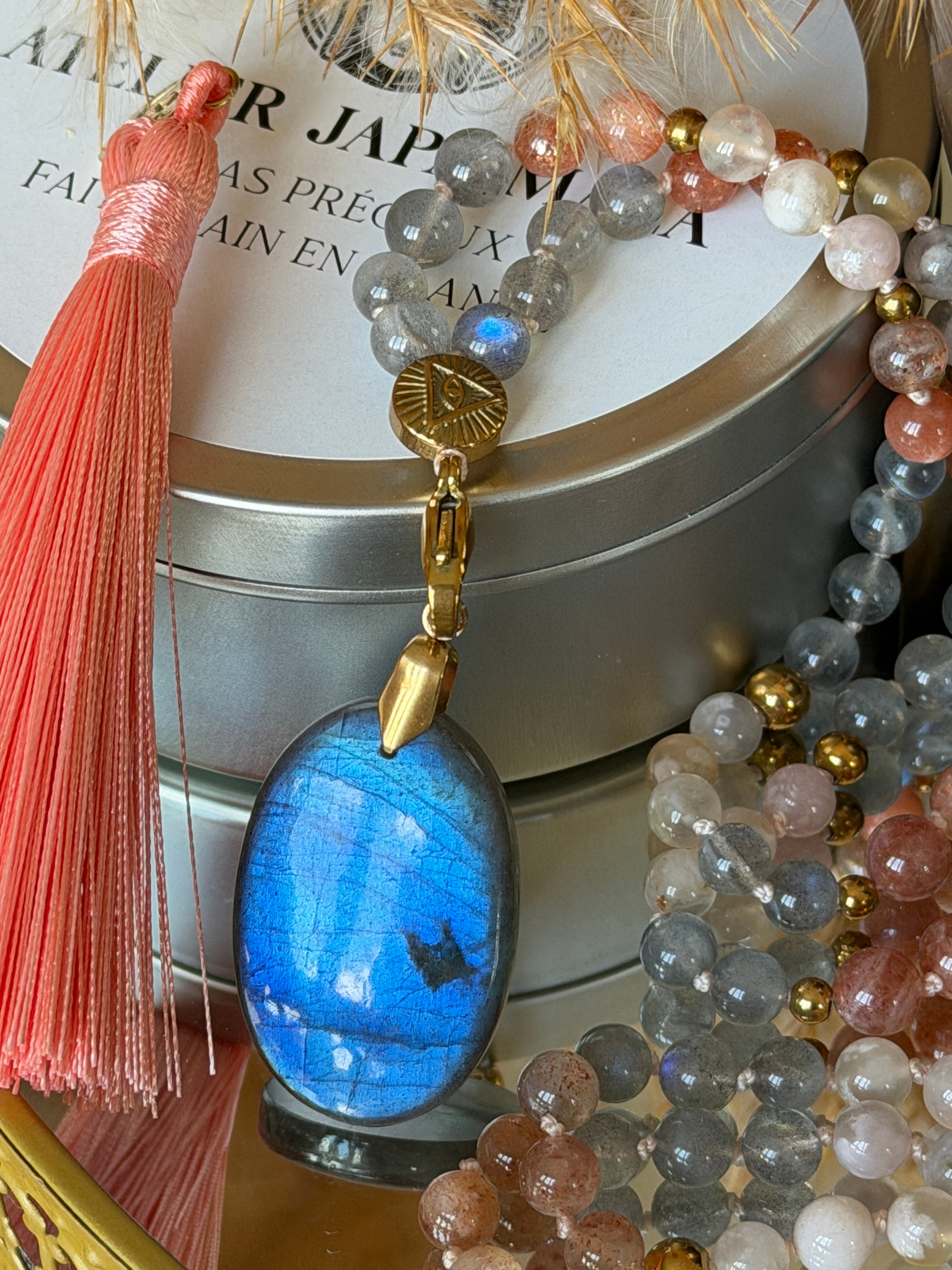 Mala n°104 - Retrouver la lumière - Labradorite, Pierre de soleil et Agate fleur de cerisier