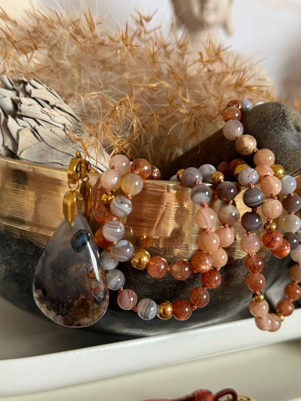 Mala n°126 - Après l'orage - Pierre de soleil, Agate du Botswana et Pierre de lune