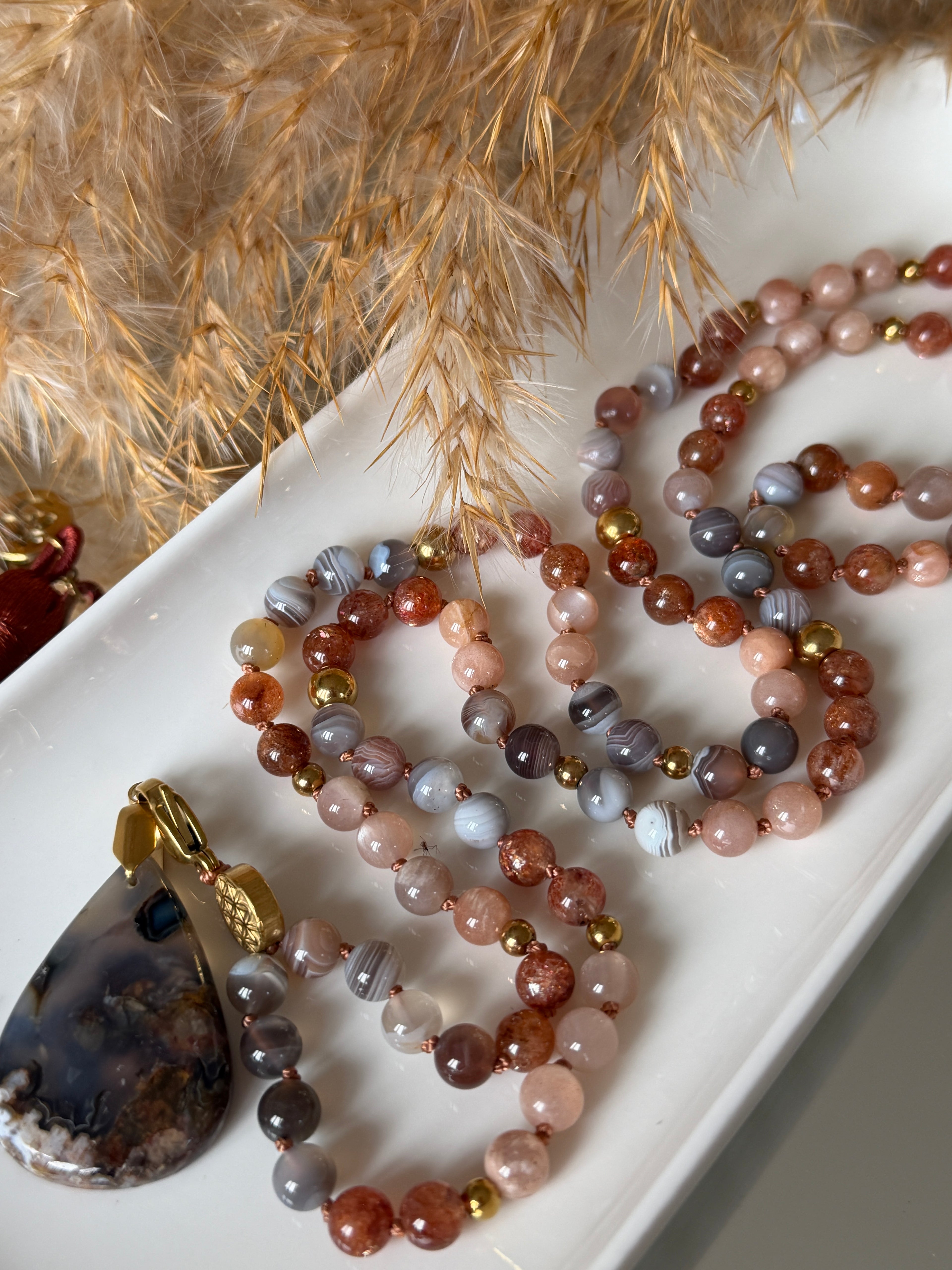 Mala n°126 - Après l'orage - Pierre de soleil, Agate du Botswana et Pierre de lune