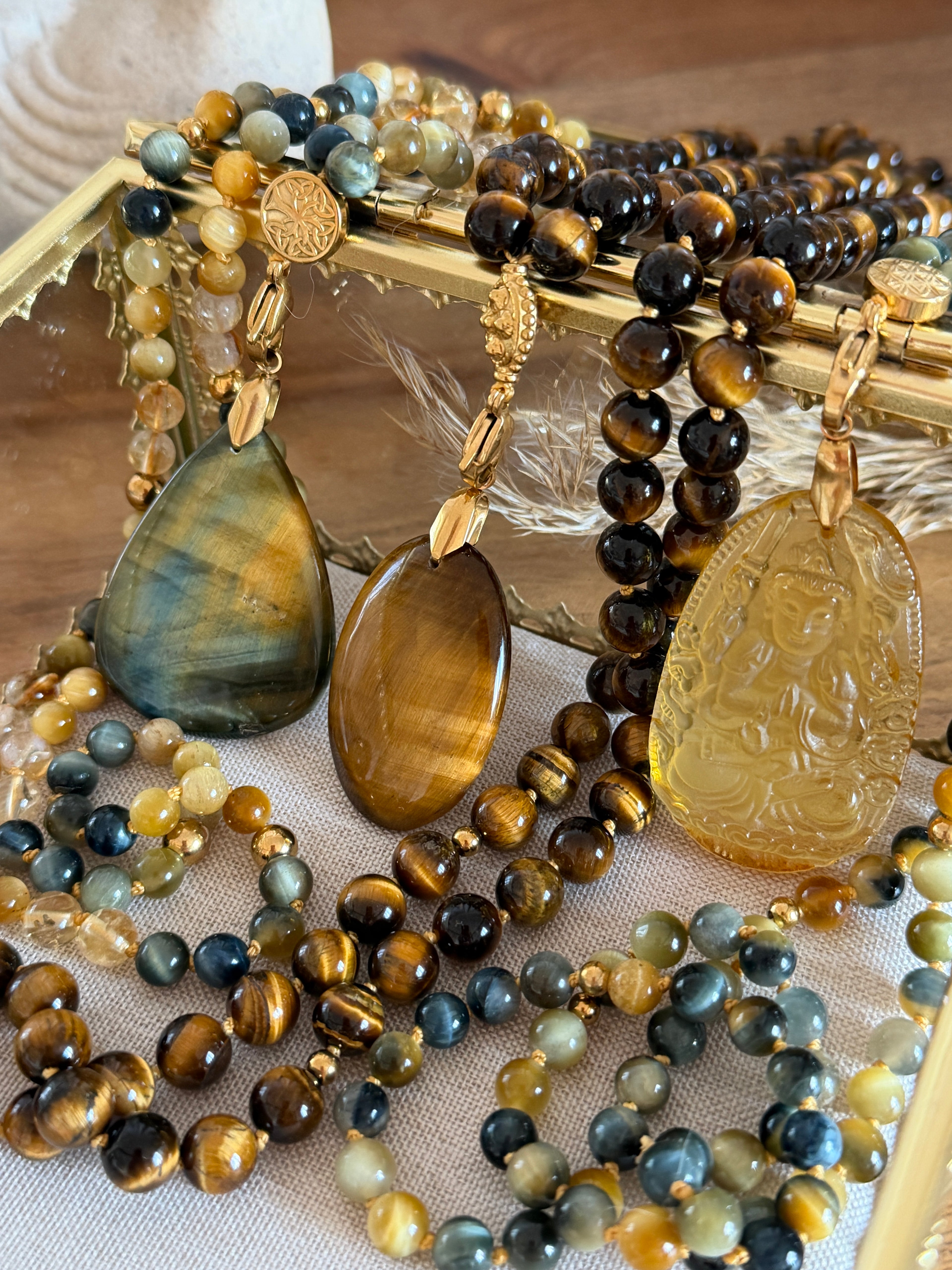 Mala n°128 - Abondance protégée - Oeil de tigre gris, Citrine et Oeil de tigre doré