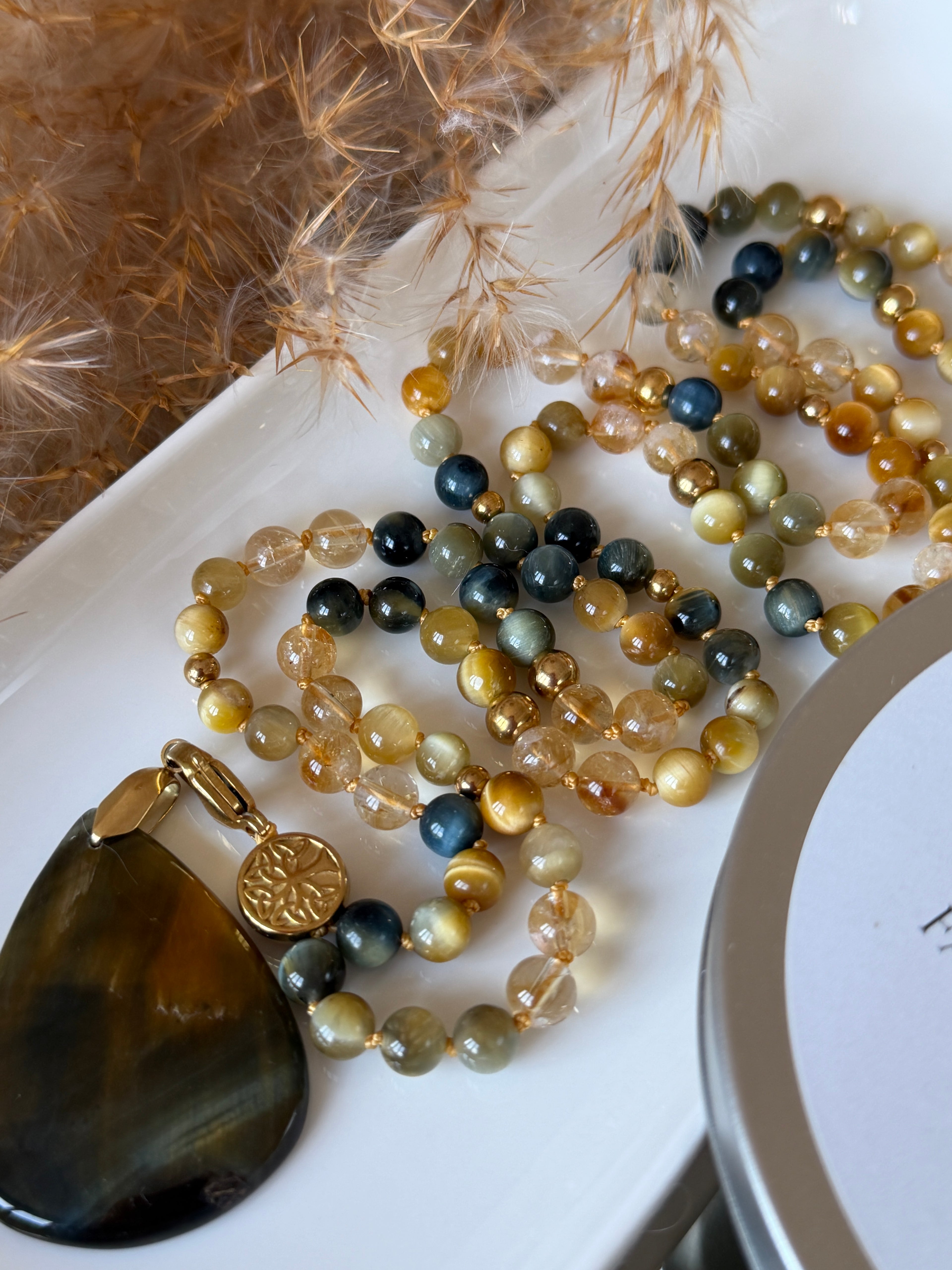 Mala n°128 - Abondance protégée - Oeil de tigre gris, Citrine et Oeil de tigre doré
