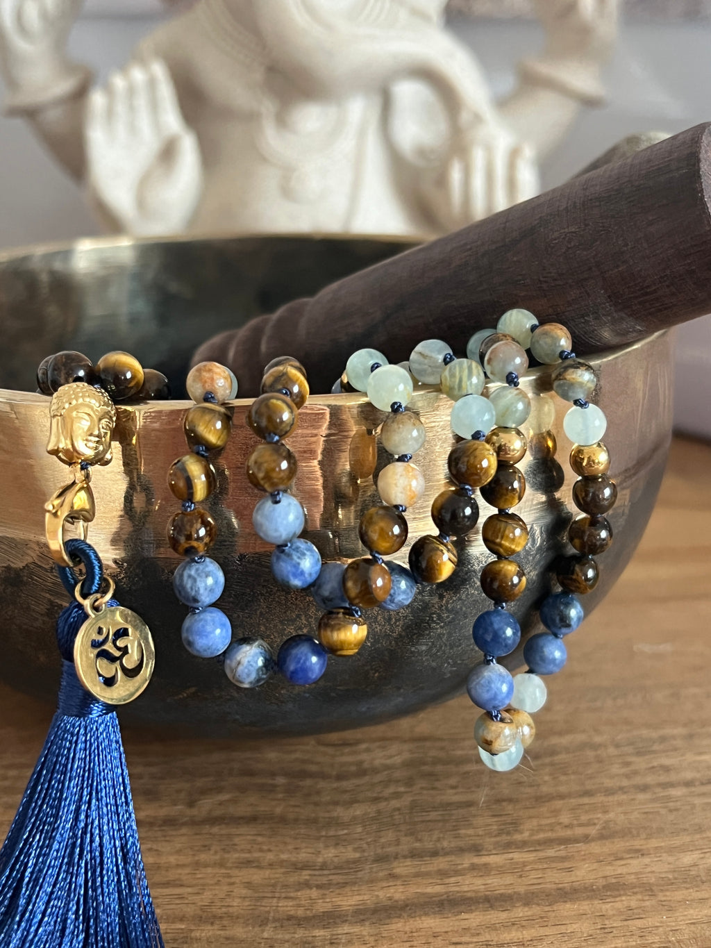 Mala n°44 - Sérénité affirmée - Oeil de tigre, Sodalite et Calcite bleue