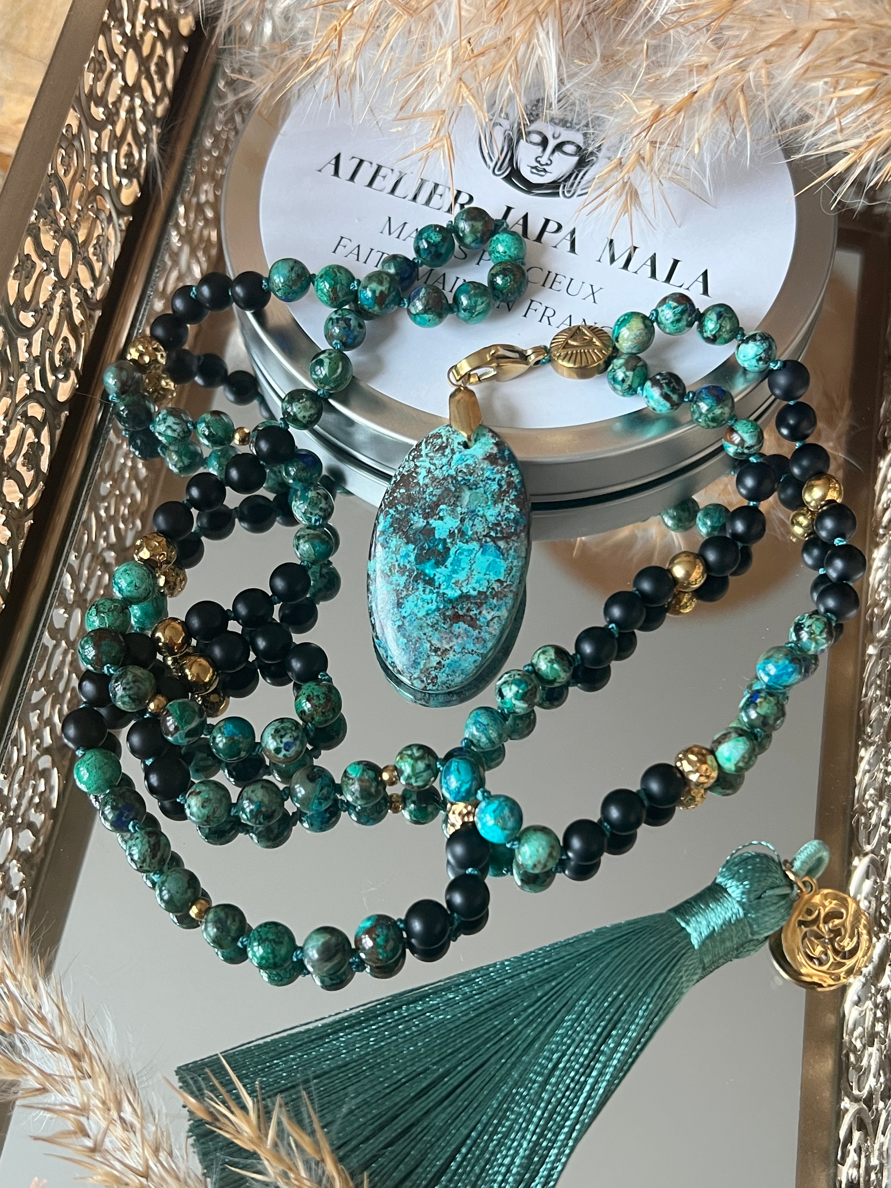Mala n°38 - Ancrage assumé - Chrysocolle et Onyx mat