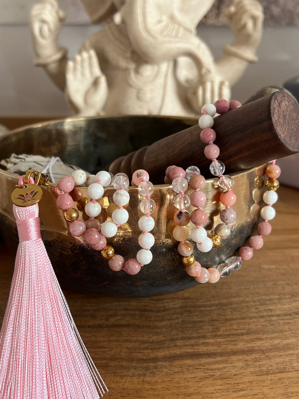 Mala n°45 - Réconciliation du coeur - Opale rose, Magnésite, Cristal de roche et Rhodonite
