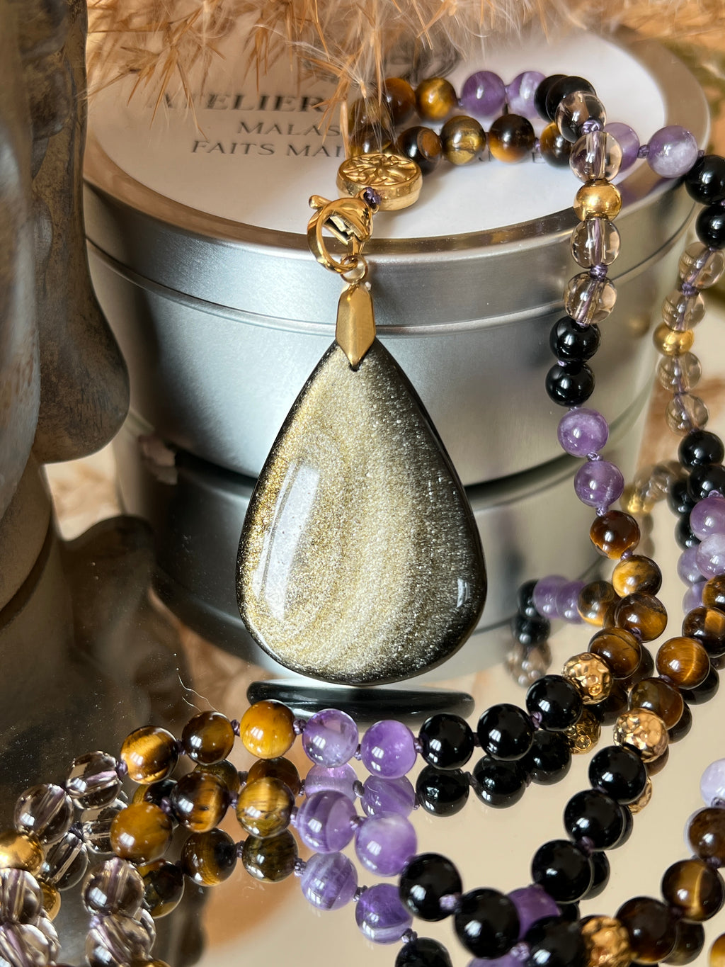 Mala n°46 - Bouclier souverain - Obsidienne noire, Oeil de tigre, Améthyste et Quartz fumé
