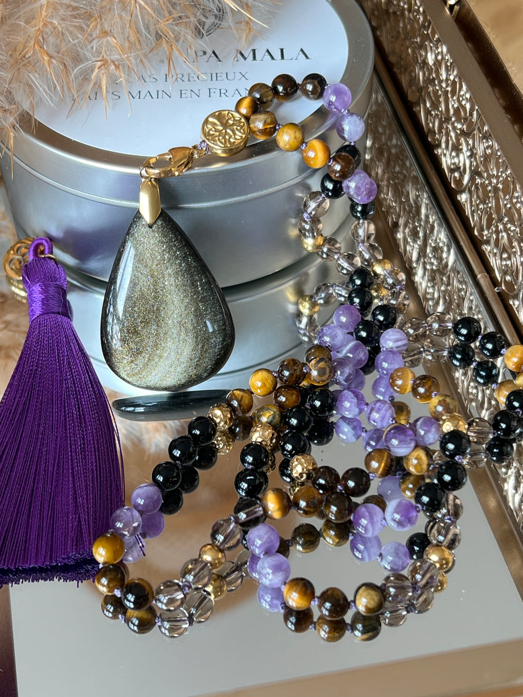 Mala n°46 - Bouclier souverain - Obsidienne noire, Oeil de tigre, Améthyste et Quartz fumé