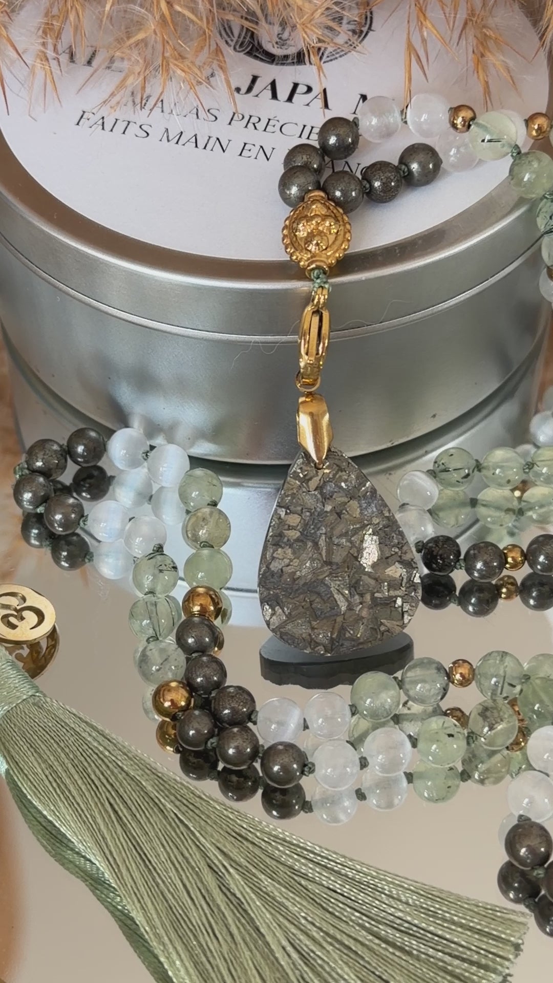 Mala n°127 - Renaissance - Pyrite, Préhnite et Sélénite
